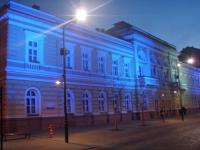 Kék színbe öltözik a városháza április 2-án